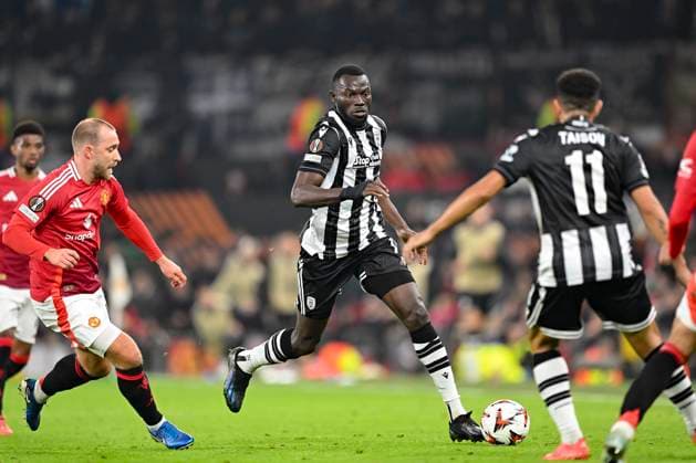 Old Trafford MANCHESTER, ENGLAND - NOVEMBER 07: Omar Colley of PAOK FC (C) runs with the ball during the UEFA Europa League 2024 25 League Phase MD4 match between Manchester United, ManU and PAOK FC at Old Trafford on November 07, 2024 in Manchester, England. (Richard Callis SPP) Copyright: xRichardxCallisx xSPPx spp-en-RiCa-RC4_RIC_ManchesterUtd._Paok_07Nov2024_EN129