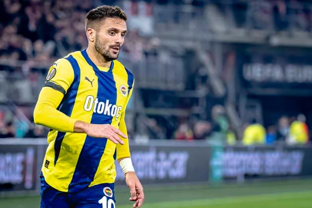 Fenerbahce forwarder Dusan Tadic, during the match AZ Fenerbahce at the AFAS stadium for the UEFA Europa League League phase Matchday 4 season 2024 2025 in ALKMAAR, Netherlands on 7 november 2024, photo by Marcel van Dorst EYE4images DeFodi Images not used in POL SRB CRO FRA GBR NED ITA USA Defodi 746 198987 Defodi-746 not used in POL SRB CRO FRA GBR NED ITA USA