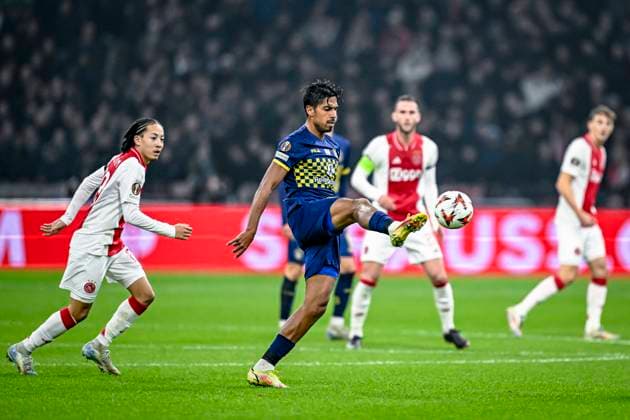 Maccabi Tel Aviv midfielder Dor Peretz, during the match Ajax Maccabi Tel Aviv at the Johan Cruijff ArenA for the UEFA Europa League League phase Matchday 4 season 2024 2025 in AMSTERDAM, Netherlands on 7 november 2024, photo by Stefan Koops EYE4images DeFodi Images not used in POL SRB CRO FRA GBR NED ITA USA Defodi 746 198996 Defodi-746 not used in POL SRB CRO FRA GBR NED ITA USA