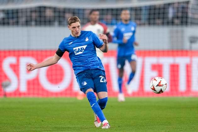Alexander Prass Hoffenheim, 22 , on the ball, cropped, full body, single image, single photo, action, action, 07 11 2024, Sinsheim Germany , Football, UEFA Europa League, group stage, TSG 1899 Hoffenheim Olympique Lyon, 07 11 2024, Sinsheim Germany , Football, UEFA Europa League, Group stage, TSG 1899 Hoffenheim Olympique Lyon, DFB DFL REGULATIONS PROHIBIT ANY USE OF PHOTOGRAPHS AS IMAGE SEQUENCES AND OR QUASI VIDEO xozx
