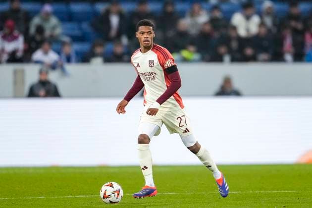 Warmed Omari OL, 27 , on the ball, cropped, full body, single image, single photo, action, action, 07 11 2024, Sinsheim Germany , Football, UEFA Europa League, group stage, TSG 1899 Hoffenheim Olympique Lyon, 07 11 2024, Sinsheim Germany , Football, UEFA Europa League, Group stage, TSG 1899 Hoffenheim Olympique Lyon, DFB DFL REGULATIONS PROHIBIT ANY USE OF PHOTOGRAPHS AS IMAGE SEQUENCES AND OR QUASI VIDEO xozx