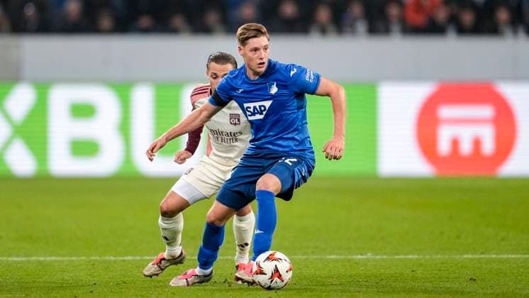 v li Maxence Caqueret OL, 6 ,Alexander Prass Hoffenheim, 22 , duel, duel, tackle, tackling, dynamics, action, action, 07 11 2024, Sinsheim Germany , football, UEFA Europa League, group stage, TSG 1899 Hoffenheim Olympique Lyon, 07 11 2024, Sinsheim Germany , Football, UEFA Europa League, Group stage, TSG 1899 Hoffenheim Olympique Lyon, DFB DFL REGULATIONS PROHIBIT ANY USE OF PHOTOGRAPHS AS IMAGE SEQUENCES AND OR QUASI VIDEO xozx