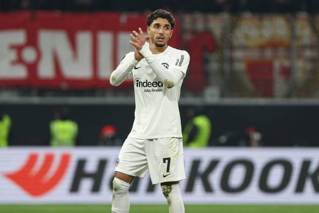 UEFA Europa League Eintracht Frankfurt SK Slavia Prague on 07 11 2024 at Deutsche Bank Park in Frankfurt Omar Marmoush Frankfurt 7 is substituted and thanks the fans MH