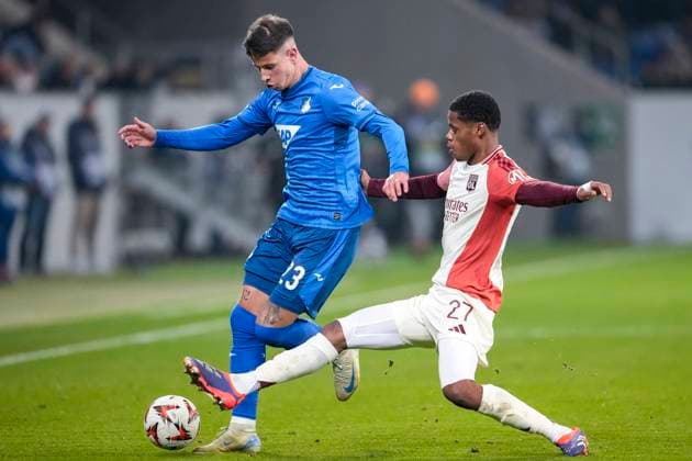 v li Adam Hlozek Hoffenheim, 23 , Warmed Omari OL, 27 , duel, duel, tackle, tackling, dynamics, action, action, 07 11 2024, Sinsheim Germany , football, UEFA Europa League, group stage, TSG 1899 Hoffenheim Olympique Lyon, 07 11 2024, Sinsheim Germany , Football, UEFA Europa League, Group stage, TSG 1899 Hoffenheim Olympique Lyon, DFB DFL REGULATIONS PROHIBIT ANY USE OF PHOTOGRAPHS AS IMAGE SEQUENCES AND OR QUASI VIDEO xozx