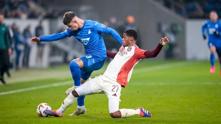 v li Adam Hlozek Hoffenheim, 23 , Warmed Omari OL, 27 , duel, duel, tackle, tackling, dynamics, action, action, 07 11 2024, Sinsheim Germany , football, UEFA Europa League, group stage, TSG 1899 Hoffenheim Olympique Lyon, 07 11 2024, Sinsheim Germany , Football, UEFA Europa League, Group stage, TSG 1899 Hoffenheim Olympique Lyon, DFB DFL REGULATIONS PROHIBIT ANY USE OF PHOTOGRAPHS AS IMAGE SEQUENCES AND OR QUASI VIDEO xozx