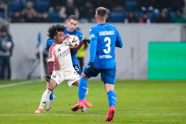 v li Malick Fofana OL, 11 , Arthur Chaves Hoffenheim, 35 , Pavel Kaderabek Hoffenheim, 3 , duel, duel, tackle, tackling, dynamics, action, action, 07 11 2024, Sinsheim Germany , Football, UEFA Europa League, group stage, TSG 1899 Hoffenheim Olympique Lyon, 07 11 2024, Sinsheim Germany , Football, UEFA Europa League, Group stage, TSG 1899 Hoffenheim Olympique Lyon, DFB DFL REGULATIONS PROHIBIT ANY USE OF PHOTOGRAPHS AS IMAGE SEQUENCES AND OR QUASI VIDEO xozx