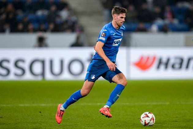 Anton Stach Hoffenheim, 16 , on the ball, cropped, full body, single image, single photo, action, action, 07 11 2024, Sinsheim Germany , Football, UEFA Europa League, group stage, TSG 1899 Hoffenheim Olympique Lyon, 07 11 2024, Sinsheim Germany , Football, UEFA Europa League, Group stage, TSG 1899 Hoffenheim Olympique Lyon, DFB DFL REGULATIONS PROHIBIT ANY USE OF PHOTOGRAPHS AS IMAGE SEQUENCES AND OR QUASI VIDEO xozx