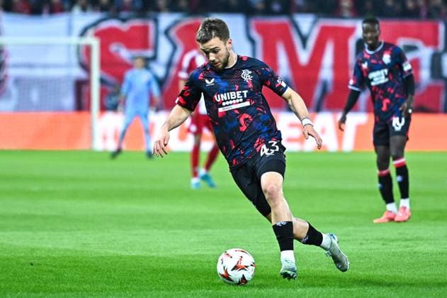 CALCIO - UEFA Europa League - Olympiacos FC vs Rangers 43 Nicolas Raskin of Rangers plays during the Europa League, Matchday 4 match between Olympiacos FC and Rangers at Georgios Karaiskakis Stadium in Piraeus, Greece, on November 7, 2024. Piraeus Greece  Copyright: xIPAxSport ABACAx