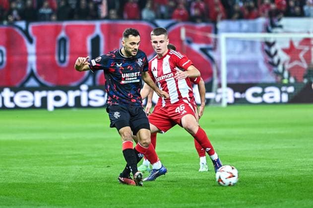 CALCIO - UEFA Europa League - Olympiacos FC vs Rangers 14 Nedim Bajrami of Rangers competing with 96 Christos Mouzakitis of Olympiacos FC during the Europa League, Matchday 4 match between Olympiacos FC and Rangers at Georgios Karaiskakis Stadium in Piraeus, Greece, on November 7, 2024. Piraeus Greece  Copyright: xIPAxSport ABACAx