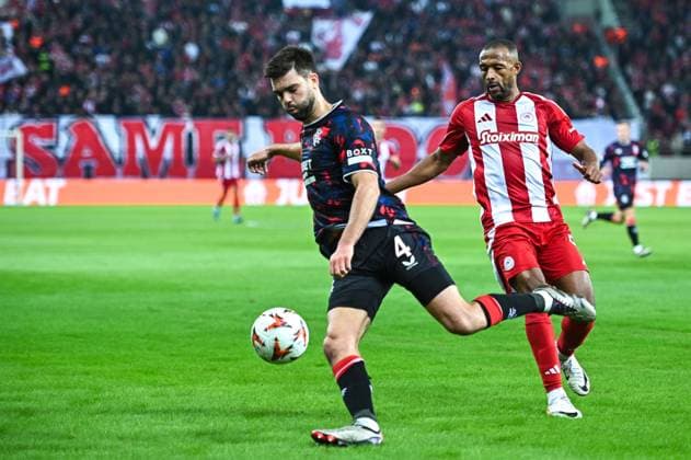 CALCIO - UEFA Europa League - Olympiacos FC vs Rangers 4 Robin Propper of Rangers plays during the Europa League, Matchday 4 match between Olympiacos FC and Rangers at Georgios Karaiskakis Stadium in Piraeus, Greece, on November 7, 2024. Piraeus Greece  Copyright: xIPAxSport ABACAx