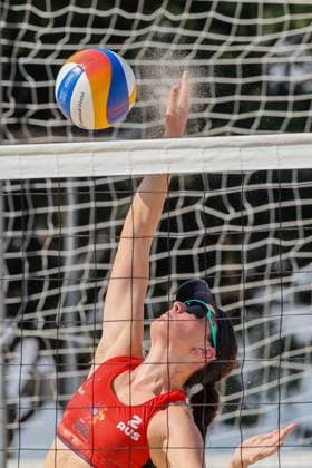 (241108) -- LAGUNA PROVINCE, Nov. 8, 2024 -- Elizabeth Alchin of Australia competes during the women s round 16 match between Alisha Stevens Cameron Zajer of Australia and Jasmine Fleming Elizabeth Alchin of Australia at the Asian Volleyball Confederation (AVC) 2024 Asian Senior Beach volleyball, Beachvolleyball Championships in Laguna Province, the Philippines on Nov. 8, 2024. ) (SP)PHILIPPINES-LAGUNA PROVINCE-AVC 2024 ASIAN SENIOR BEACH VOLLEYBALL CHAMPIONSHIPS ROUELLExUMALI 