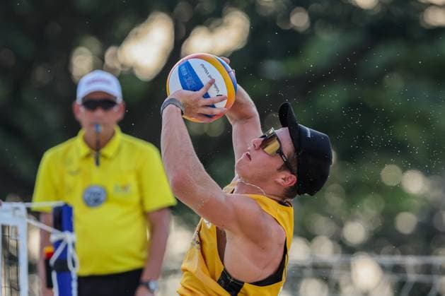 (241108) -- LAGUNA PROVINCE, Nov. 8, 2024 -- Joshua Howat of Australia competes during the men s round 16 match between Joshua Howat Luke Ryan of Australia and Kurokawa Kai Adachi Ryuichi of Japan at the Asian Volleyball Confederation (AVC) 2024 Asian Senior Beach volleyball, Beachvolleyball Championships in Laguna Province, the Philippines, on Nov. 8, 2024. ) (SP)PHILIPPINES-LAGUNA PROVINCE-AVC 2024 ASIAN SENIOR BEACH VOLLEYBALL CHAMPIONSHIPS RouellexUmali 
