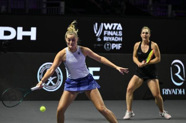 WTA, Tennis Damen Finals 2024 - Day 7 RIYADH, SAUDI ARABIA - NOVEMBER 08: Gabriela Dabrowski (R) of Canada and Erin Routliffe (L) of New Zealand during their semi-final match against Nicole Melichar-Martinez of USA and Ellen Perez of Australia, on Day 7 of the 2024 WTA Finals, part of the Hologic WTA Tour, held at King Saud University Indoor Arena on November 08, 2024, in Riyadh, Saudi Arabia. Riyadh Saudi Arabia  Copyright: xArturxWidakx originalFilename:widak-wtafinal241108_npjph.jpg