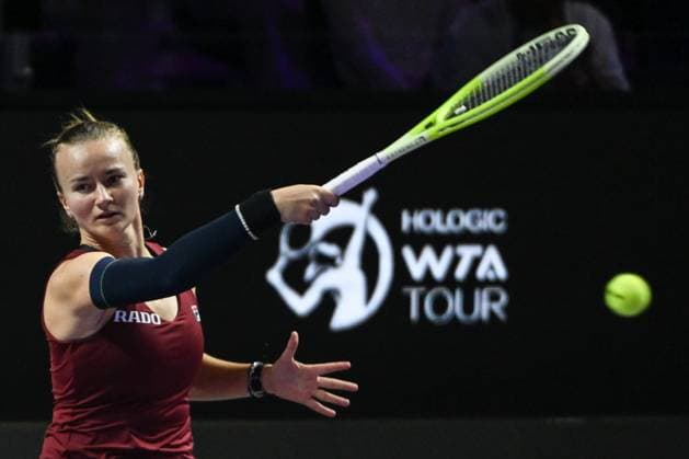 WTA, Tennis Damen Finals 2024 - Day 7 RIYADH, SAUDI ARABIA - NOVEMBER 08: Barbora Krejcikova of Czech Republic during her semi-final match against Qinwen Zheng of China, on Day 7 of the 2024 WTA Finals, part of the Hologic WTA Tour, held at King Saud University Indoor Arena on November 08, 2024, in Riyadh, Saudi Arabia. Riyadh Saudi Arabia  Copyright: xArturxWidakx originalFilename:widak-wtafinal241108_npGRA.jpg