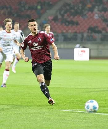 08 11 2024 Soccer Season 2024 2025 2 Soccer Bundesliga 12 Matchday 1 FC Nürnberg FCN Club 1 FC Kaiserslautern FCK Rote Roten Teufel Sportfoto Zink DaMa xdaxmax DFL regulations prohibit any use of photographs as image sequences and or quasi video only for editorial use Oliver Villadsen 2, 1 FC Nürnberg FCN