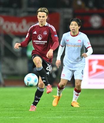 08 11 2024 Soccer Season 2024 2025 2 Soccer Bundesliga 12 Matchday 1 FC Nürnberg FCN Club 1 FC Kaiserslautern FCK Red Red Devils Sportfoto Zink xwoxzix DFL regulations prohibit any use of photographs as image sequences and or quasi video only for editorial use Caspar Jander 20, 1 FC Nürnberg FCN vor Daisuke Yokota 41, 1 FC Kaiserslautern FCK