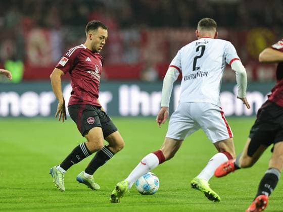 08 11 2024 Soccer Season 2024 2025 2 Soccer Bundesliga 12 Matchday 1 FC Nürnberg FCN Club 1 FC Kaiserslautern FCK Red Red Devils Sportfoto Zink DaMa xdaxmax DFL regulations prohibit any use of photographs as image sequences and or quasi video only for editorial use Julian Justvan 10, 1 FC Nürnberg FCN Boris Tomiak 2, 1 FC Kaiserslautern FCK