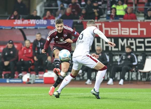 08 11 2024 Soccer Season 2024 2025 2 Soccer Bundesliga 12 Matchday 1 FC Nürnberg FCN Club 1 FC Kaiserslautern FCK Rote Roten Teufel Sportfoto Zink DaMa xdaxmax DFL regulations prohibit any use of photographs as image sequences and or quasi video only for editorial use Stefanos Tzimas 9, 1 FC Nürnberg FCN mit Torschuss