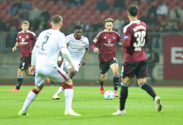 08 11 2024 Football season 2024 2025 2 Football Bundesliga 12 Matchday 1 FC Nürnberg FCN Club 1 FC Kaiserslautern FCK Rote Roten Teufel Sportfoto Zink DaMa xdaxmax DFL regulations prohibit any use of photographs as image sequences and or quasi video only for editorial use Boris Tomiak 2, 1 FC Kaiserslautern FCK Ragnar Ache 9, 1 FC Kaiserslautern FCK Caspar Jander 20, 1 FC Nürnberg FCN Mahir Emreli 30, 1 FC Nürnberg FCN