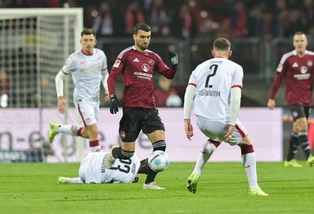 08 11 2024 Soccer Season 2024 2025 2 Soccer Bundesliga 12 Matchday 1 FC Nürnberg FCN Club 1 FC Kaiserslautern FCK Red Red Devils Sportfoto Zink DaMa xdaxmax DFL regulations prohibit any use of photographs as image sequences and or quasi video only for editorial use Afeez Aremu 23, 1 FC Kaiserslautern FCK Mahir Emreli 30, 1 FC Nürnberg FCN Boris Tomiak 2, 1 FC Kaiserslautern FCK