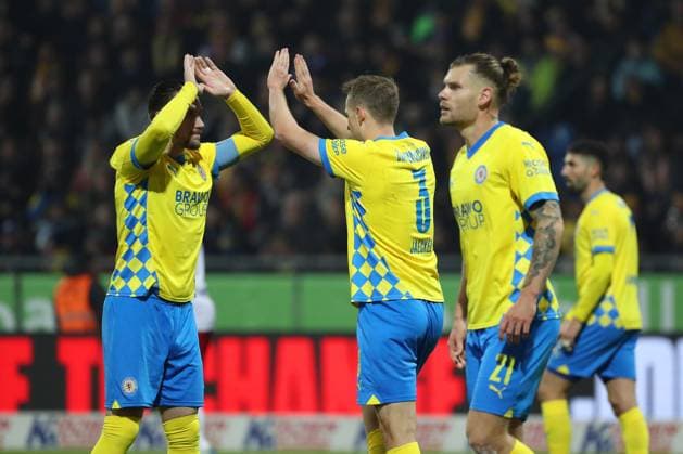 Braunschweig vs HSV, 2 BL Braunschweig, 08 11 2024, FUßBALL Eintracht Braunschweig vs Hamburger SV, 2 BL, Season 2024 25 Rayan Philippe Eintracht Braunschweig , Paul Jaeckel Eintracht Braunschweig Braunschweig
