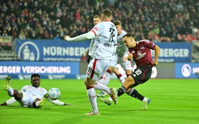 08 11 2024 Soccer Season 2024 2025 2 Soccer Bundesliga 12 Matchday 1 FC Nürnberg FCN Club 1 FC Kaiserslautern FCK Rote Roten Teufel Sportfoto Zink MeZi xmexzix DFL regulations prohibit any use of photographs as image sequences and or quasi video only for editorial use Julian Justvan 10, 1 FC Nürnberg FCN Torschuss