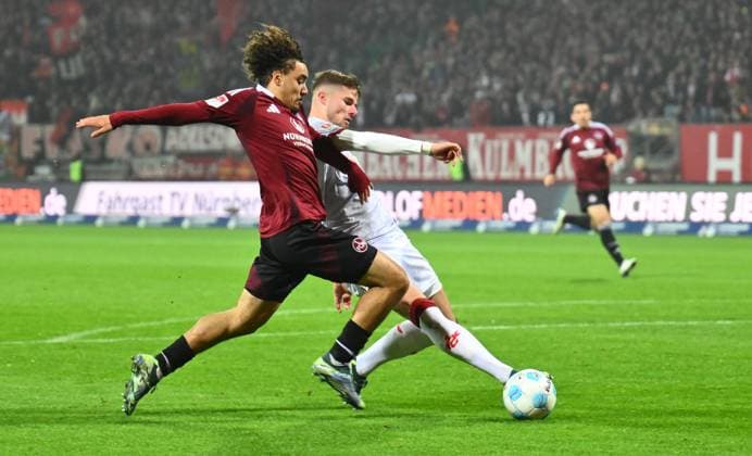 08 11 2024 Soccer Season 2024 2025 2 Soccer Bundesliga 12 Matchday 1 FC Nürnberg FCN Club 1 FC Kaiserslautern FCK Rote Roten Teufel Sportfoto Zink xwoxzix DFL regulations prohibit any use of photographs as image sequences and or quasi video only for editorial use Rafael Lubach 18, 1 FC Nürnberg FCN Jan Elvedi 33, 1 FC Kaiserslautern FCK