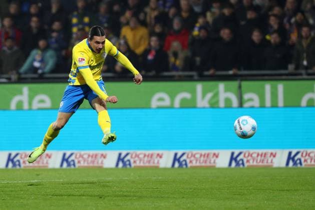 Braunschweig vs HSV, 2 BL Braunschweig, 08 11 2024, FOOTBALL Eintracht Braunschweig vs Hamburger SV, 2 BL, Season 2024 25 Rayan Philippe Eintracht Braunschweig scores goal to make it 3 0 Braunschweig