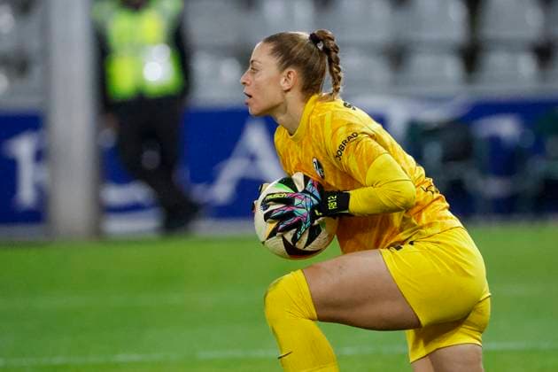 Rafaela Borggräfe, Borggrafe SC Freiburg, 12 , Soccer, GooglePixel Womens Bundesliga, 9 Matchday, 2024 2025, SC Freiburg vs Bayern Munich, 08 11 2024, Dreisamstadion, Freiburg, Germany DFB REGULATIONS PROHIBIT ANY USE OF PHOTOGRAPHS AS IMAGE SEQUENCES AND OR QUASI VIDEO Freiburg Dreisamstadion Baden Württemberg Germany Copyright: xGrantxHubbsx