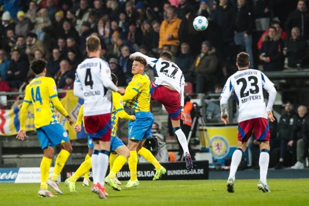 Levente Levi Szabo Eintracht Braunschweig,11 vs Davie Selke Hamburger SV,27 2 Soccer Bundesliga Season 2024 2025 Eintracht Braunschweig vs Hamburger SV at Eintracht Stadium in Braunschweig Action,Soccer,Man,Men,Germany,08 11 2024