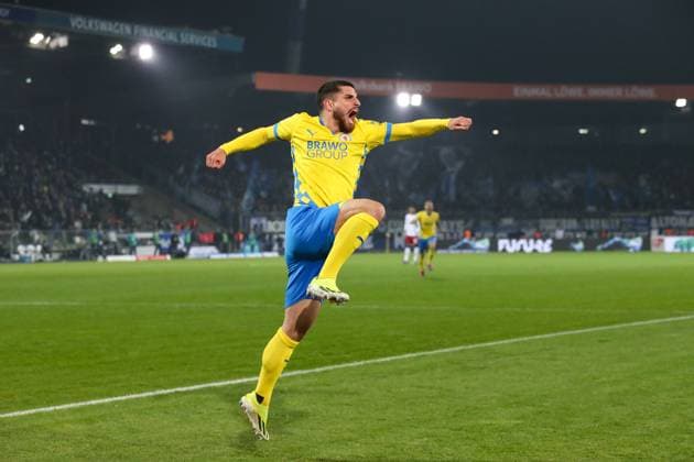 Goalscorer Fabio Di Michele Sanchez Eintracht Braunschweig,22 scores to 2 0 2 Soccer Bundesliga Season 2024 2025 Eintracht Braunschweig vs Hamburger SV at Eintracht Stadion in Braunschweig Freisteller,action,soccer,man,men,Germany,08 11 2024