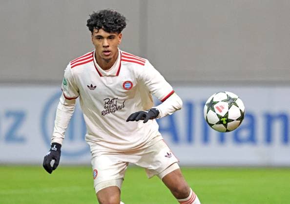 Adam Aznou FCB U19 on the ball, Portraet, Portrait, Football FC Bayern Munich U19 SL Benfica Lisbon U19 UEFA Youth League, Football League 06 11 2024 Campus PHOTO Mladen Lackovic LakoPress