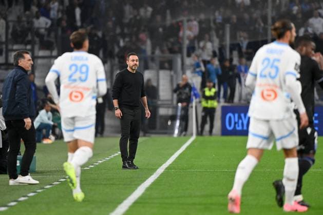 Olympique de Marseille v AJ Auxerre - Ligue 1 MCDonald s 2024 2025 Roberto DE ZERBI (Entraineur Marseille OM) during the Ligue 1 MCDonald s match between Marseille and Auxerre at Orange Velodrome on November 8, 2024 in Marseille, France. Marseille France  Copyright: xFEPx 776235213