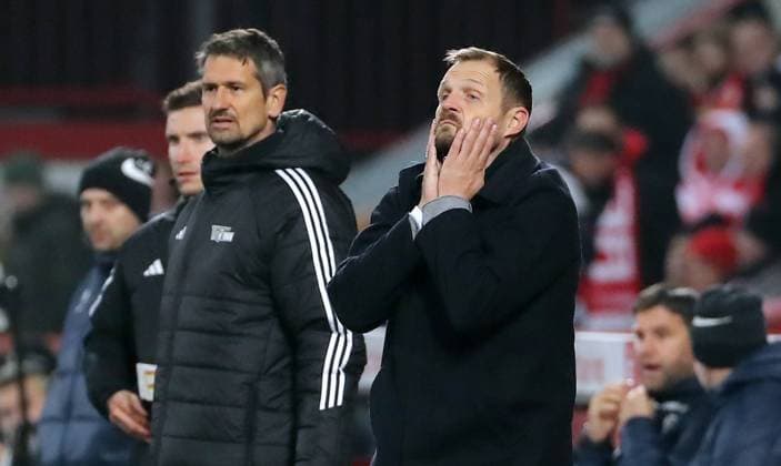 Goalkeeping coach Michael Gspurning, coach Bo Svensson thoughtful Sport Football Soccer Bundesliga Men DFL 10 Matchday Season 2024 2025 08 11 2024 1 FC Union Berlin FCU vs SC Freiburg SCF DFL regulations prohibit any use of photographs as image sequences and or quasi video