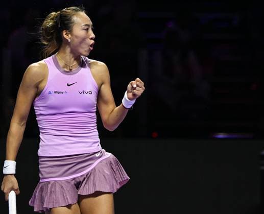 WTA, Tennis Damen Finals 2024 - Day 7 RIYADH, SAUDI ARABIA - NOVEMBER 08: Qinwen Zheng of China during her semi-final match against Barbora Krejcikova of Czech Republic, on Day 7 of the 2024 WTA Finals, part of the Hologic WTA Tour, held at King Saud University Indoor Arena on November 08, 2024, in Riyadh, Saudi Arabia. Riyadh Saudi Arabia  Copyright: xArturxWidakx originalFilename:widak-wtafinal241108_npZSt.jpg