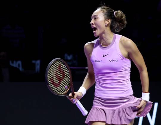 (241109) -- RIYADH, Nov. 9, 2024 -- Zheng Qinwen of China reacts during the semifinal match against Barbora Krejcikova of the Czech Republic at WTA, Tennis Damen Finals tennis tournament in Riyadh, Saudi Arabia, Nov. 8, 2024. ) (SP)SAUDI ARABIA-RIYADH-TENNIS-WTA FINALS-SEMIFINAL WangxHaizhou 