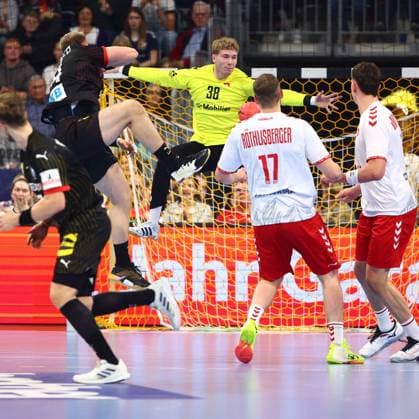Jannis Scheidiger Switzerland vs Justus Fischer Germany Germany vs Switzerland, Handball, European Championship Qualification, 07 11 2024 Germany vs Switzerland, Handball, European Championship Qualification, 07 11 2024 Mannheim Copyright: xEibner-Pressefotox EP_RWS