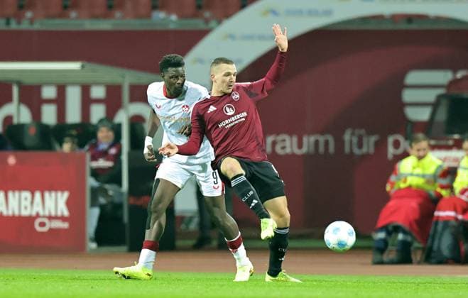 08 11 2024 Soccer Season 2024 2025 2 Soccer Bundesliga 12 Matchday 1 FC Nürnberg FCN Club 1 FC Kaiserslautern FCK Rote Roten Teufel Sportfoto Zink DaMa xdaxmax DFL regulations prohibit any use of photographs as image sequences and or quasi video only for editorial use Ragnar Ache 9, 1 FC Kaiserslautern FCK Ondrej Karafiat 44, 1 FC Nürnberg FCN