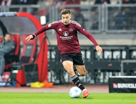 08 11 2024 Soccer Season 2024 2025 2 Soccer Bundesliga 12 Matchday 1 FC Nürnberg FCN Club 1 FC Kaiserslautern FCK Rote Roten Teufel Sportfoto Zink DaMa xdaxmax DFL regulations prohibit any use of photographs as image sequences and or quasi video only for editorial use Stefanos Tzimas 9, 1 FC Nürnberg FCN Freisteller Einzelbild