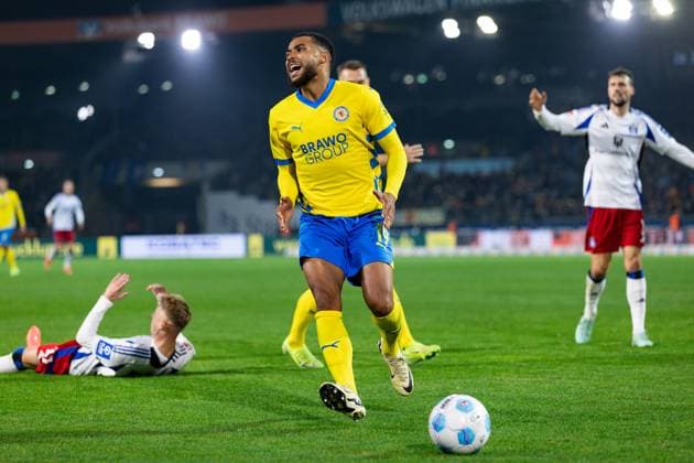 Soccer I Men I Season 2024 2025 I 2 Bundesliga I Matchday 12 I Eintracht Braunschweig Hamburger SV I 08 11 2024 Leon Bell Bell 19, Eintracht Braunschweig annoys Braunschweig Eintracht Stadion Niedersachsen Germany Copyright: xLobecax xHenningxRohlfsx