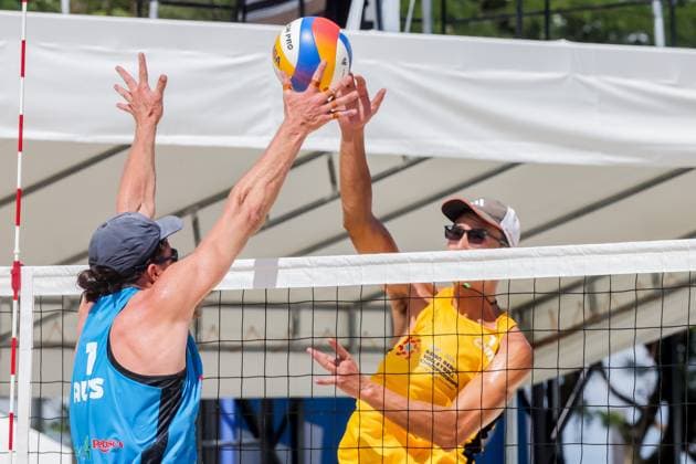(241109) -- LAGUNA PROVINCE, Nov. 9, 2024 -- Wu Jiaxin (R) of China competes against Thomas Hodges of Australia during the men s quarterfinal between Wu Jiaxin Halikejiang of China and Thomas Hodges Zachery Schubert of Australia at the Asian Volleyball Confederation (AVC) 2024 Asian Senior Beach volleyball, Beachvolleyball Championships in Laguna Province, the Philippines, Nov. 9, 2024. ) (SP)PHILIPPINES-LAGUNA PROVINCE-AVC 2024 ASIAN SENIOR BEACH VOLLEYBALL CHAMPIONSHIPS ROUELLExUMALI 