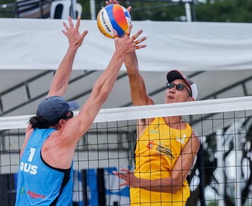 (241109) -- LAGUNA PROVINCE, Nov. 9, 2024 -- Wu Jiaxin (R) of China competes against Thomas Hodges of Australia during the men s quarterfinal between Wu Jiaxin Halikejiang of China and Thomas Hodges Zachery Schubert of Australia at the Asian Volleyball Confederation (AVC) 2024 Asian Senior Beach volleyball, Beachvolleyball Championships in Laguna Province, the Philippines, Nov. 9, 2024. ) (SP)PHILIPPINES-LAGUNA PROVINCE-AVC 2024 ASIAN SENIOR BEACH VOLLEYBALL CHAMPIONSHIPS ROUELLExUMALI 