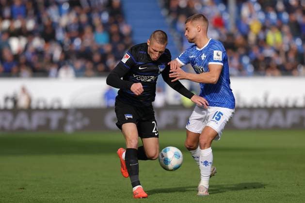 2024 11 09 xJFAx 2 Bundesliga SV Darmstadt 98 Hertha BSC v l , Pal Dardai Hertha BSC , Fabian Nürnberger SV Darmstadt 98 , Zweikampf, Action, Aktion, Battles for the Ball DFL DFB REGULATIONS PROHIBIT ANY USE OF PHOTOGRAPHS as IMAGE SEQUENCES and or QUASI VIDEO Copyright: JoaquimxFerreira