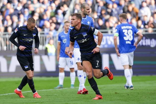 2024 11 09 xJFAx 2 Bundesliga SV Darmstadt 98 Hertha BSC v l , Florian Niederlechner Hertha BSC shoots the goal to 0 1, Goal celebration, celebrate the goal DFL DFB REGULATIONS PROHIBIT ANY USE OF PHOTOGRAPHS as IMAGE SEQUENCES and or QUASI VIDEO Copyright: JoaquimxFerreira