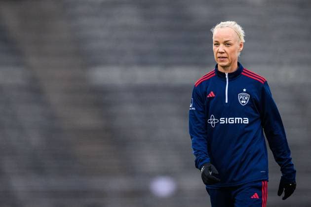 241109 Rosengards Caroline Seger before the football match in Damallsvenskan between Djurgarden and Rosengard on November 9, 2024 in Stockholm  Copyright: JONATHANxNÄCKSTRAND BB241109JN011