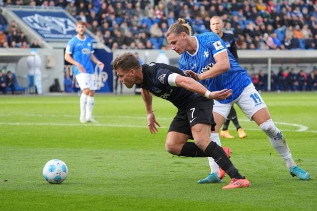 Florian Niederlechner Hertha BSC Berlin, 7 vs Fynn Lakenmacher SV Darmstadt 98, 19 09 11 2024 2 Bundesliga, Season 24 25 SV Darmstadt 98 vs Hertha BSC Berlin, Stadion am Boellenfalltor, emonline, emspor,