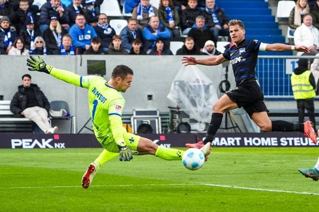 Goalkeeper Marcel Schuhen SV Darmstadt 98, 01 saves against Florian Niederlechner Hertha BSC Berlin, 7 09 11 2024 2 Bundesliga, Season 24 25 SV Darmstadt 98 vs Hertha BSC Berlin, Stadion am Boellenfalltor, emonline, emspor,