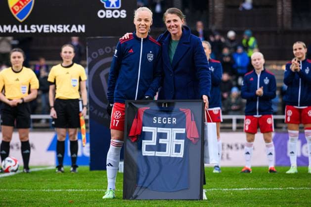 Football, Women, CL, FC Rosengard, Honour for Caroline Seger