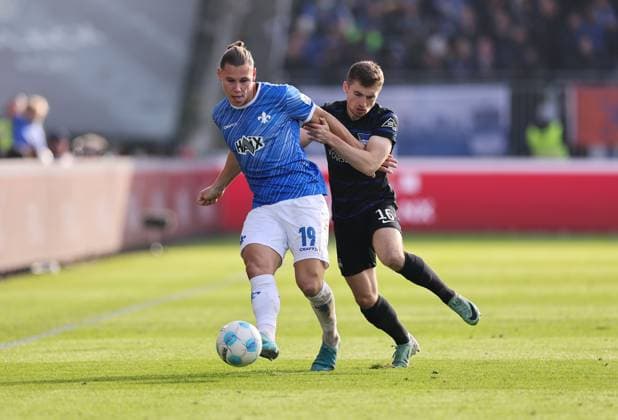 09 11 2024, xdcx, Soccer 2 Bundesliga, SV Darmstadt 98 Hertha BSC Berlin, emonline, emspor, despor, v l , Fynn Lakenmacher SV Darmstadt 98 , Jonjoe Kelly Hertha BSC Berlin DFL DFB REGULATIONS PROHIBIT ANY USE OF PHOTOGRAPHS AS IMAGE SEQUENCES AND OR QUASI VIDEO Copyright: HMBxMedia Claus