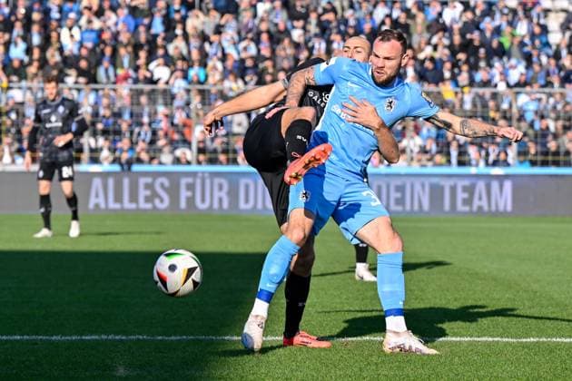 v li Henning Matriciani SVWM, 20 Patrick Hobsch TSV 1860, 34 in duel, duel, tackle, dynamic, action, action, 09 11 2024, Munich Germany , Football, 3 Liga, TSV 1860 München SV Waldhof Mannheim, DFB DFL REGULATIONS PROHIBIT ANY USE OF PHOTOGRAPHS AS IMAGE SEQUENCES AND OR QUASI VIDEO xslx